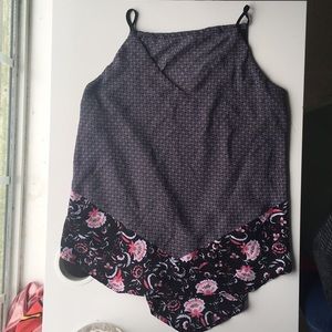 Adjustable Back V-neck Tank Top